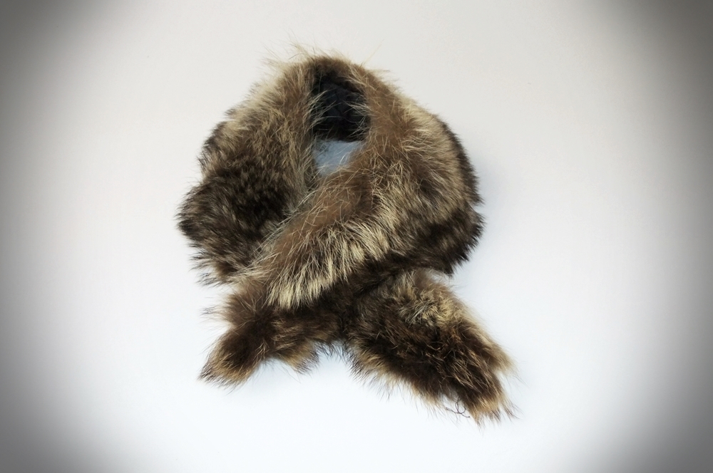 Lot of vintage accessories including an Art Deco enameled compact 