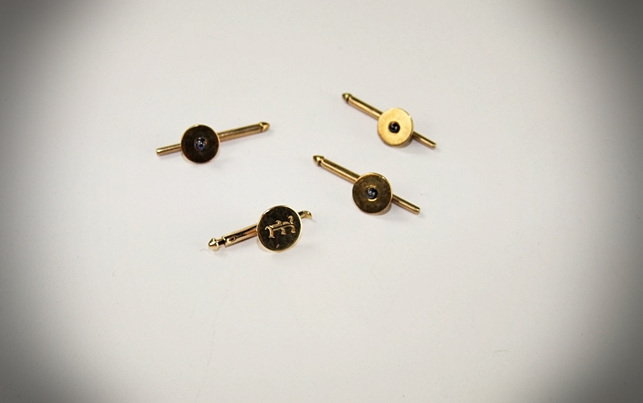 (4.1 dwt) 14 K yellow gold Gentleman's vintage dress shirt buttons