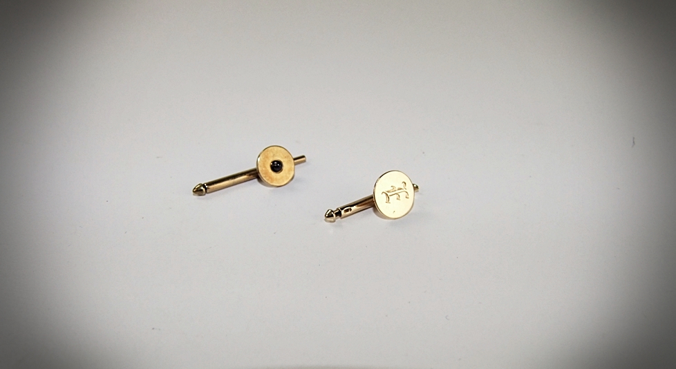 (4.1 dwt) 14 K yellow gold Gentleman's vintage dress shirt buttons