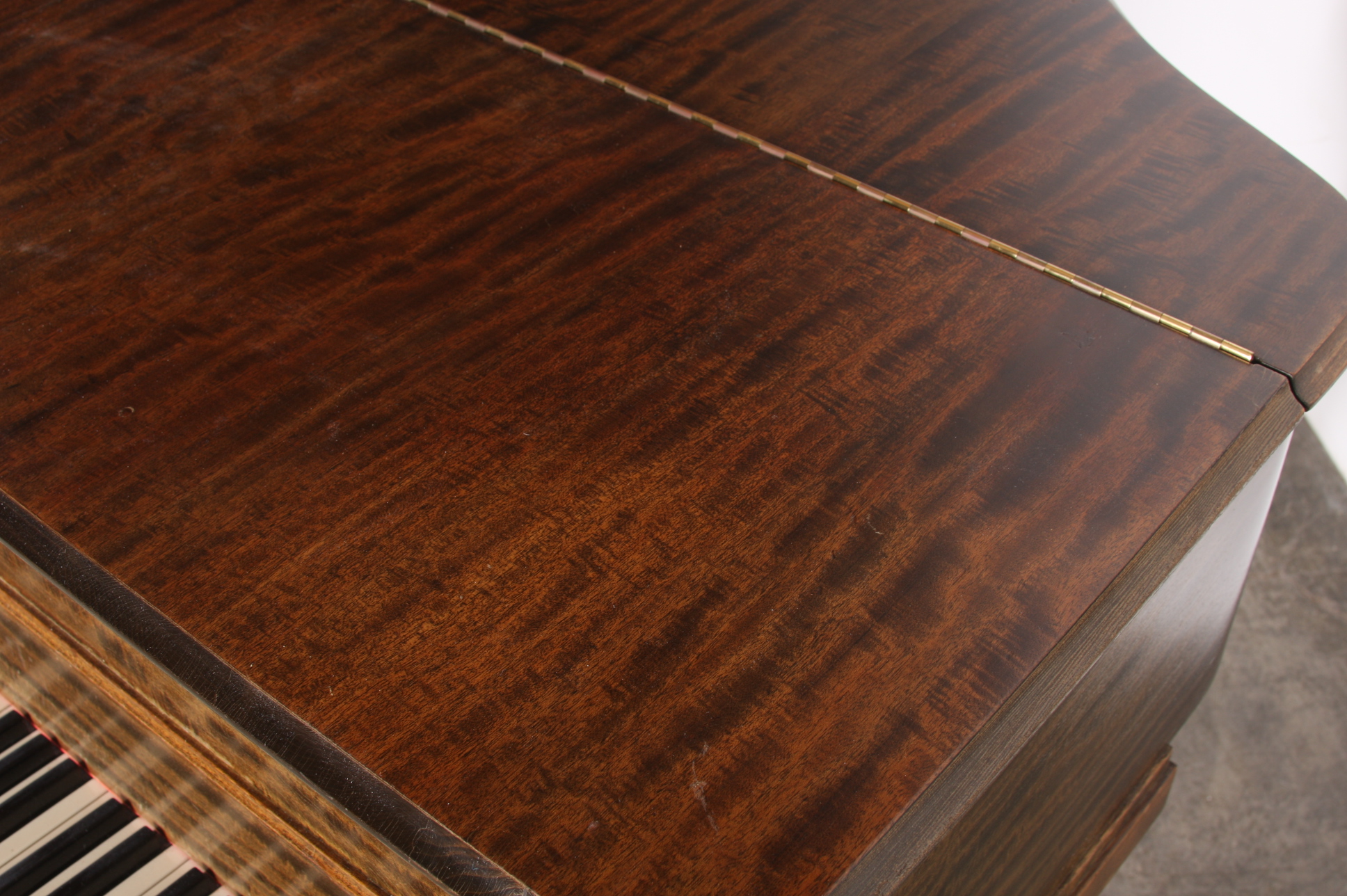 Antique Wurlitzer Baby Grand Piano