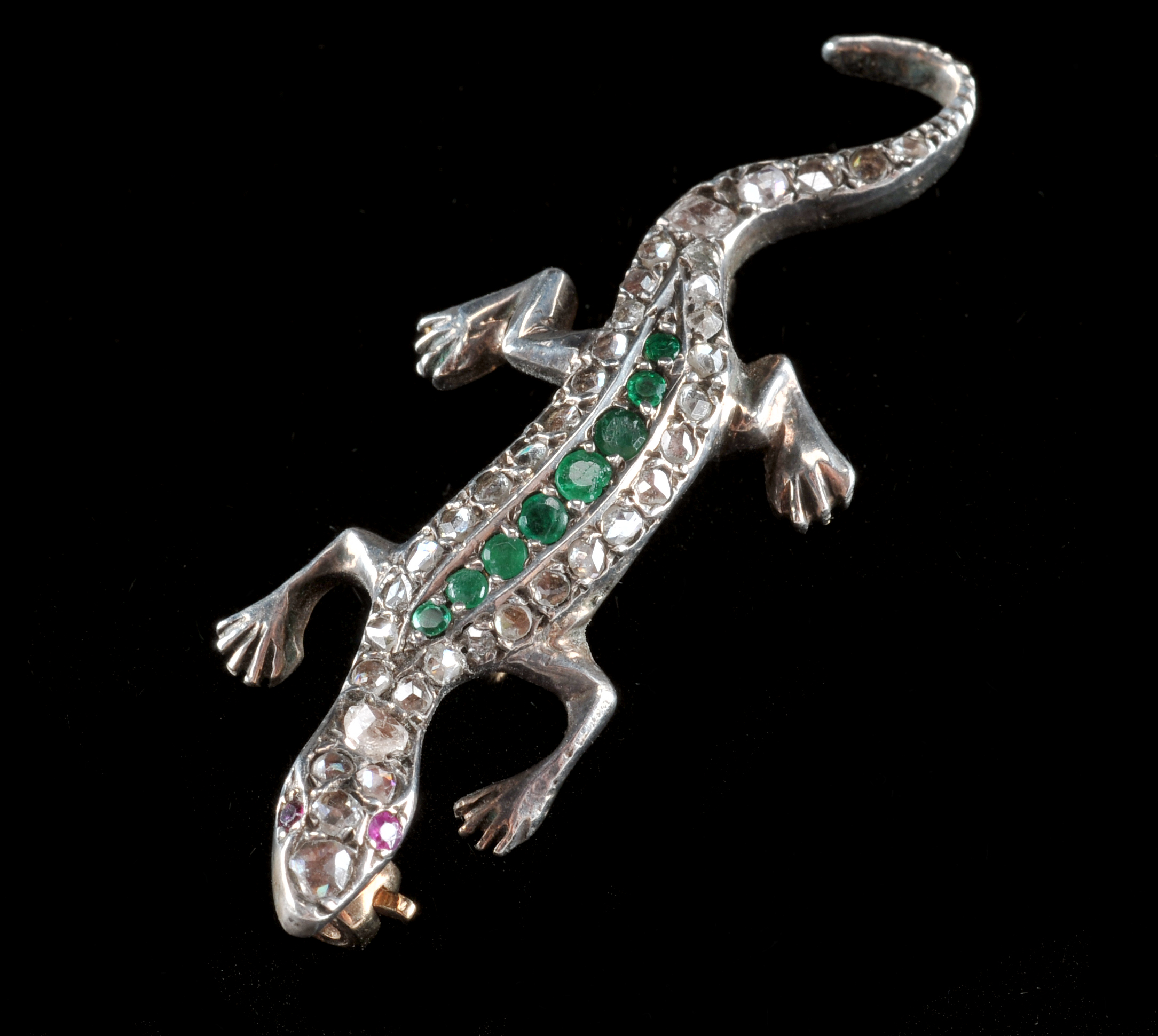 Lizard pin in 18 K yellow gold and silver with emeralds, rubies and diamonds