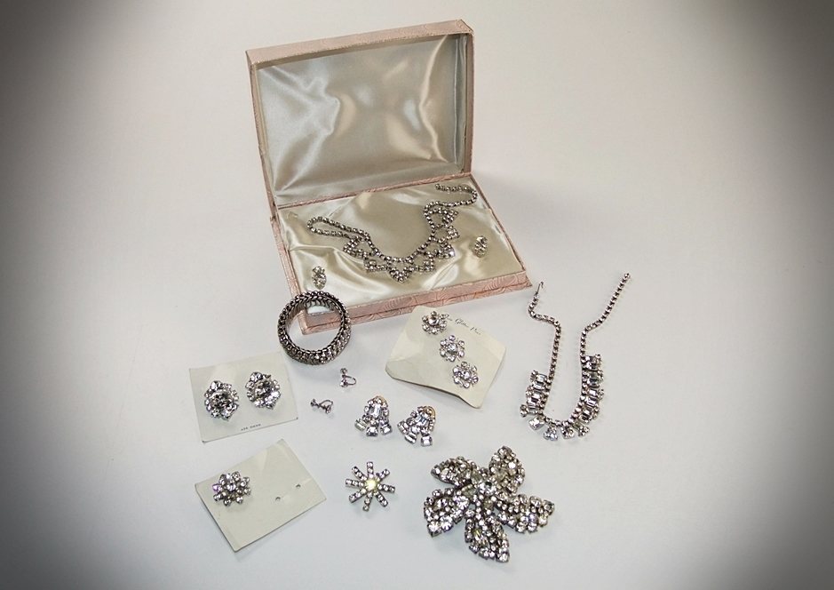 Collection of vintage rhinestone jewelry 