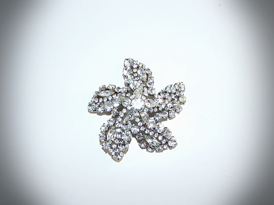 Collection of vintage rhinestone jewelry 
