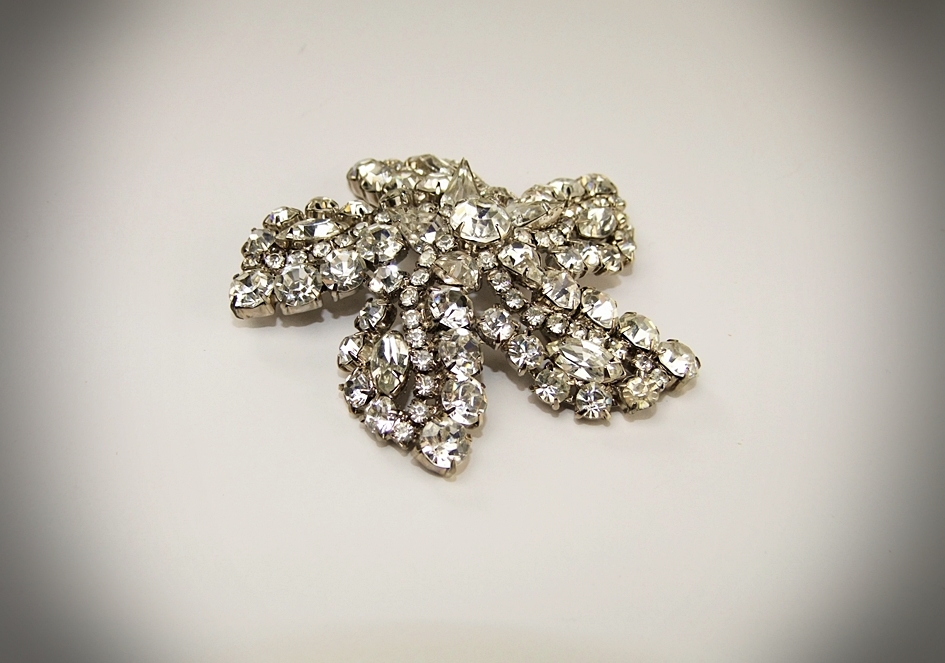 Collection of vintage rhinestone jewelry 