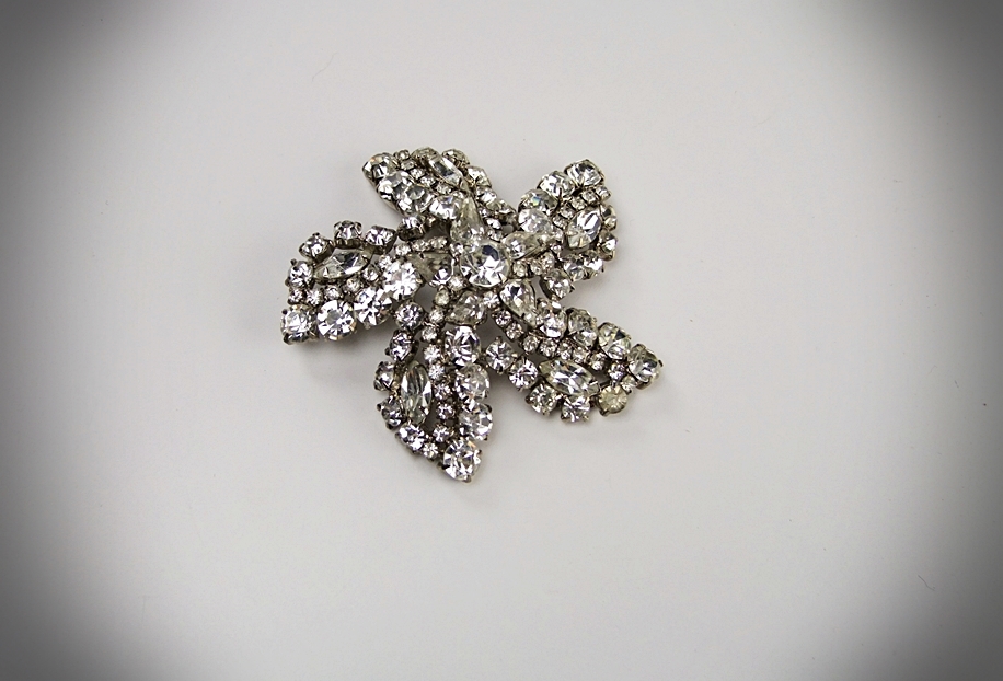 Collection of vintage rhinestone jewelry 
