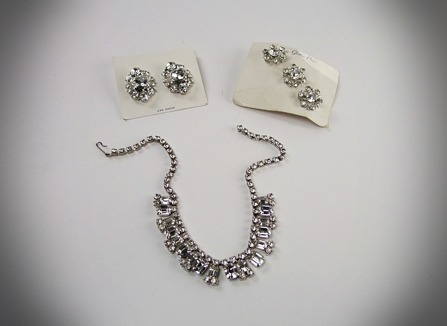 Collection of vintage rhinestone jewelry 