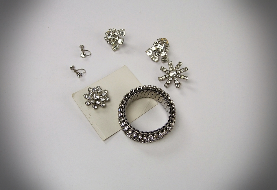 Collection of vintage rhinestone jewelry 