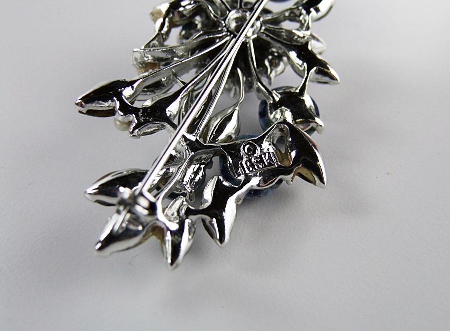 10 piece collection of vintage rhinestone jewelry 