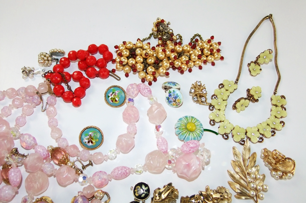 Collection of vintage jewelry