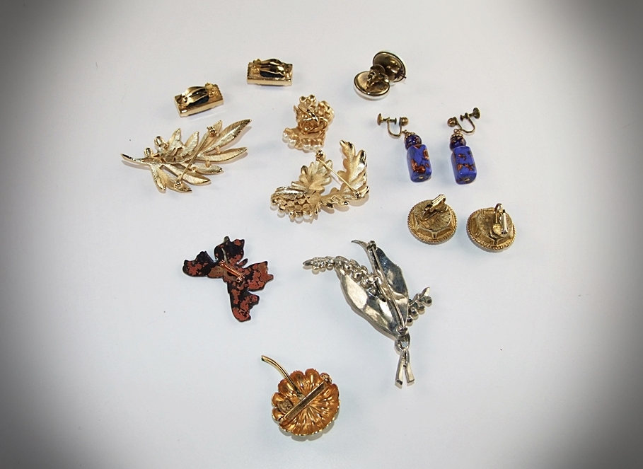 Collection of vintage jewelry