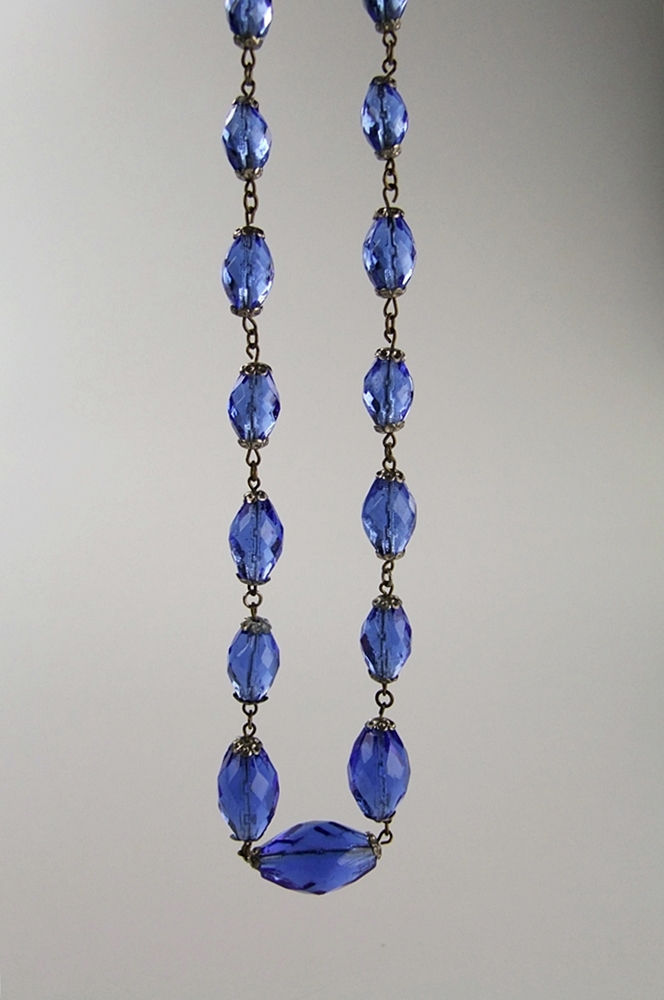 Collection of vintage jewelry 