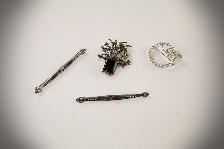 Collection of early 20th Century sterling silver jewelry