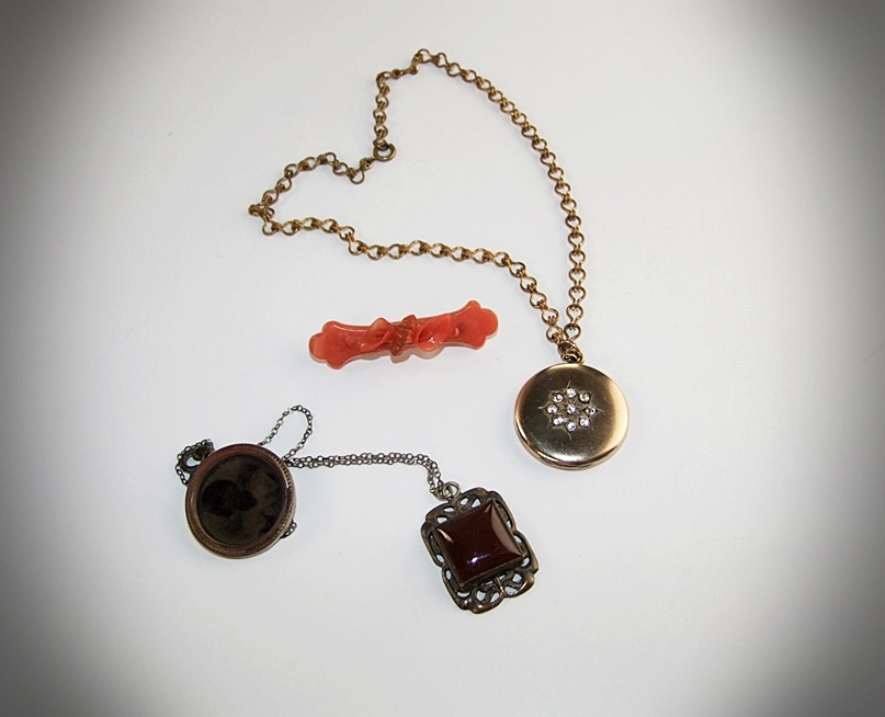 Collection of late 19th - early 20th Century jewelry 