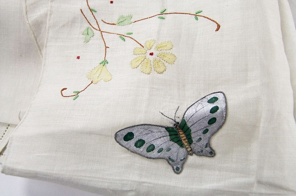 Large collection of vintage accessories 