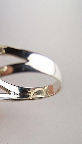  Sterling silver and black onyx floral ring