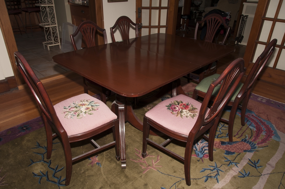 Duncan Phyfe Dining Table & Chairs