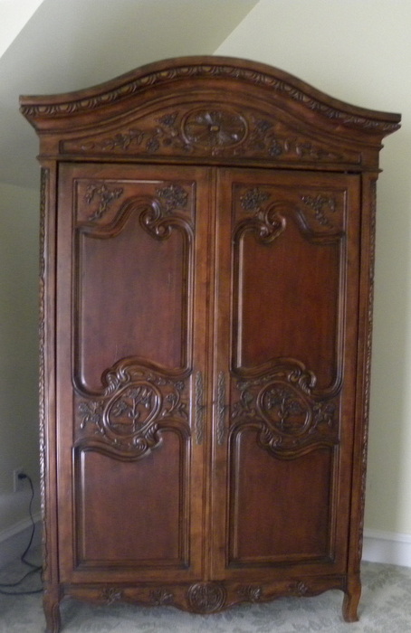Hekman Armoire/Entertainment Center