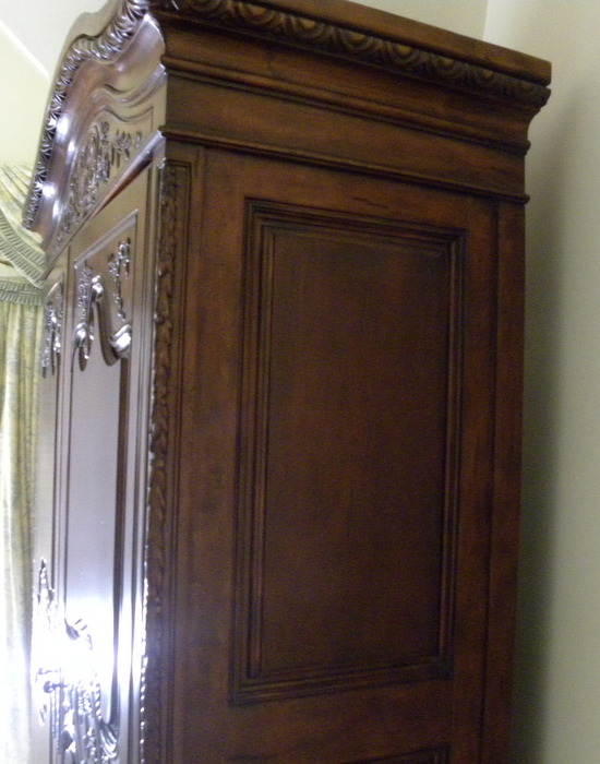 Hekman Armoire/Entertainment Center