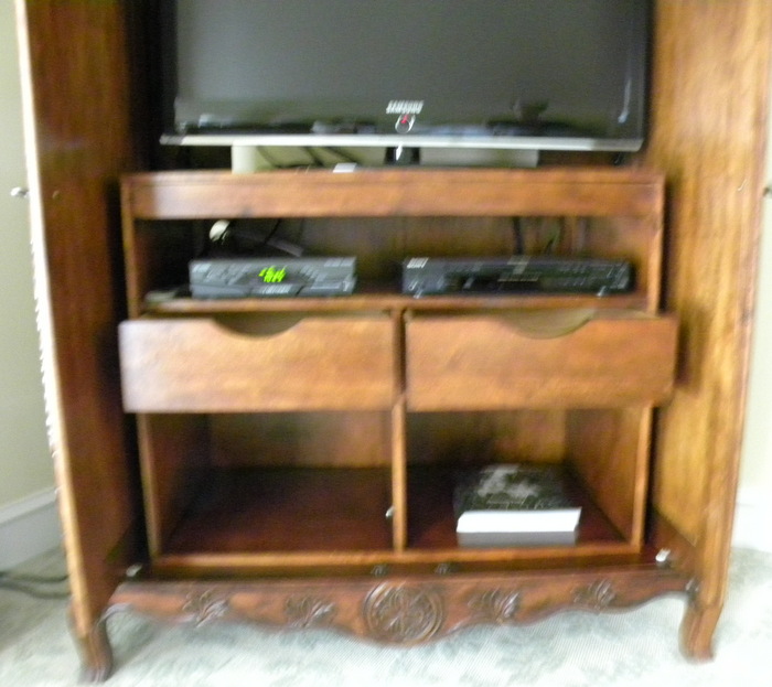 Hekman Armoire/Entertainment Center