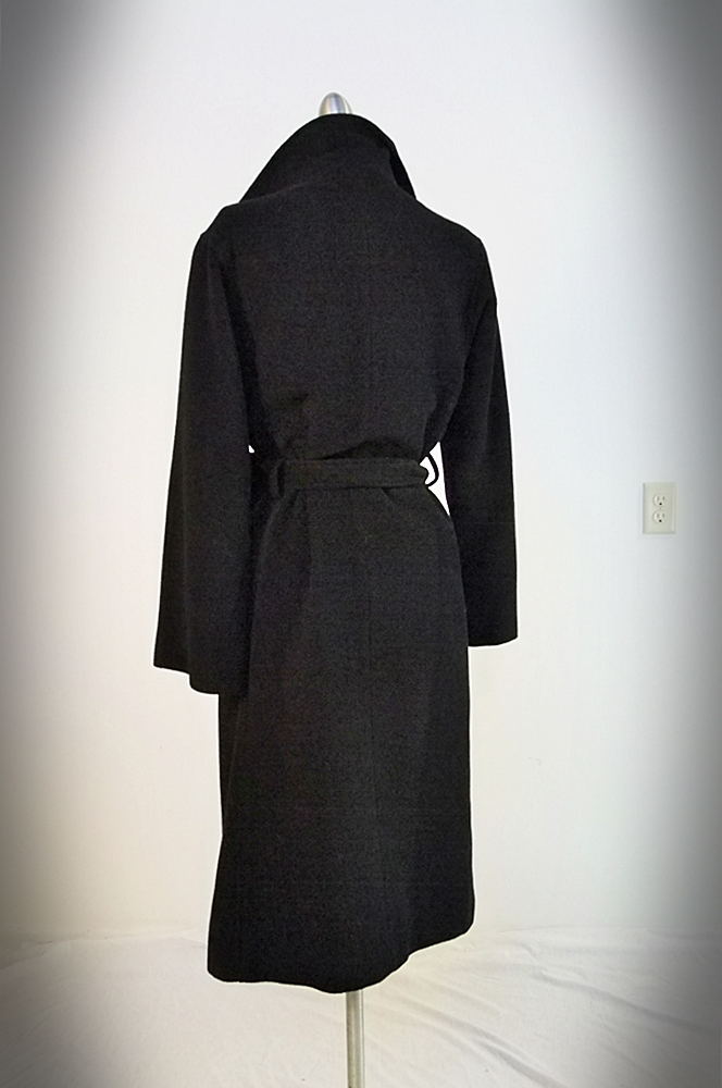 100% black cashmere coat 