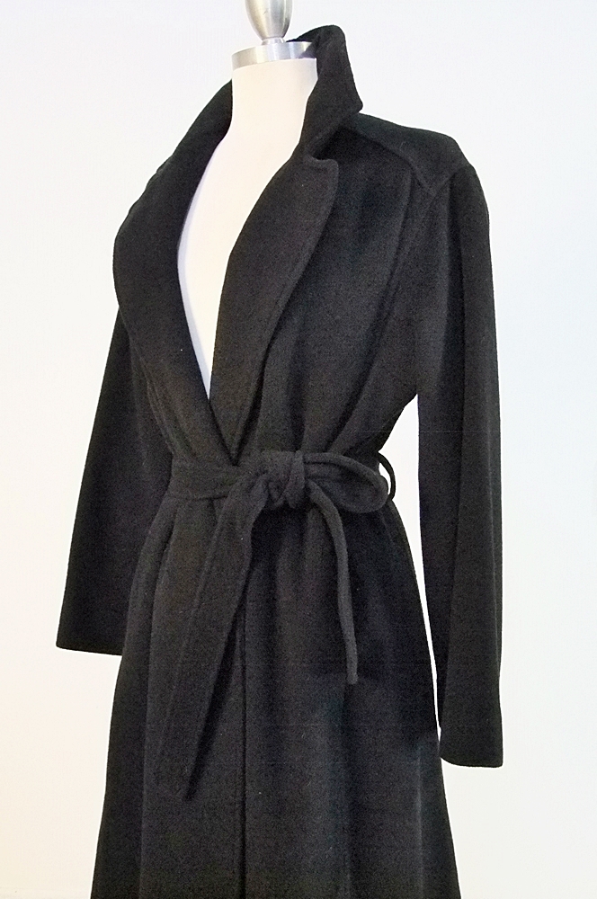 100% black cashmere coat 