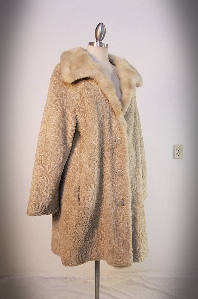 Vintage faux lamb's wool coat with faux fur 