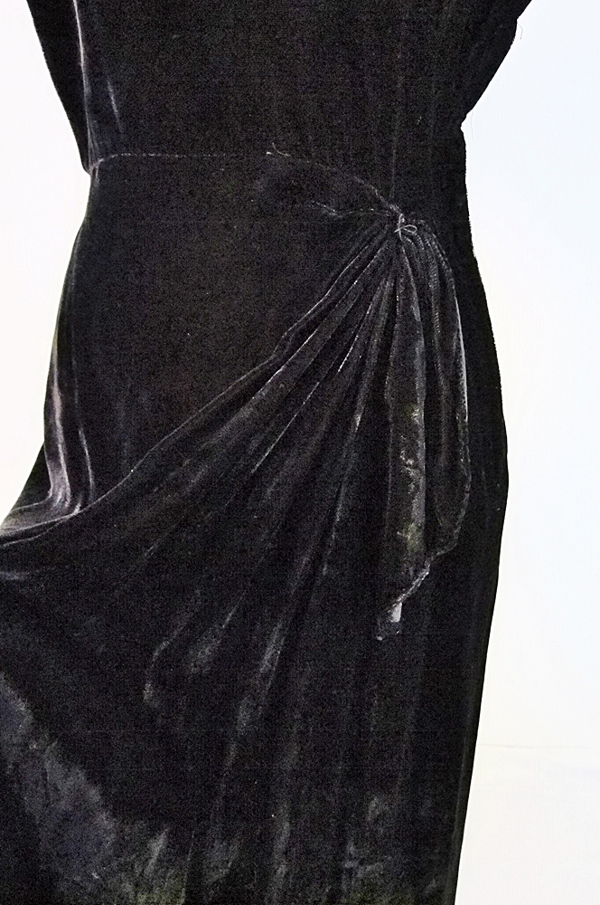 Vintage black velvet cocktail dress with flame motif 