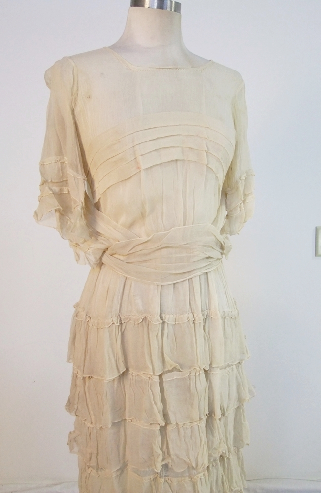  Early 20th Century creamy silk ruffled dress 