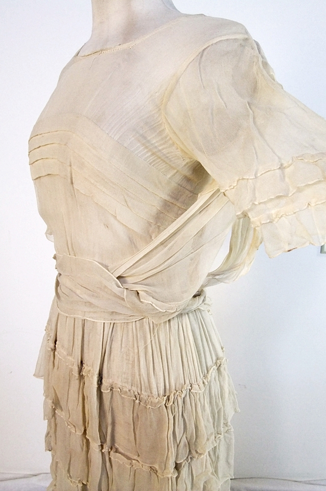  Early 20th Century creamy silk ruffled dress 
