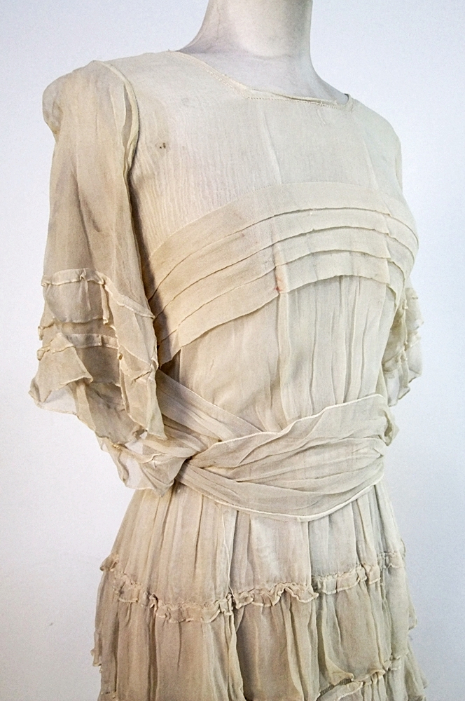  Early 20th Century creamy silk ruffled dress 