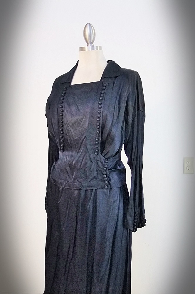 1930's midnight blue silk dress featuring monochromatic dome shaped silk buttoned panel