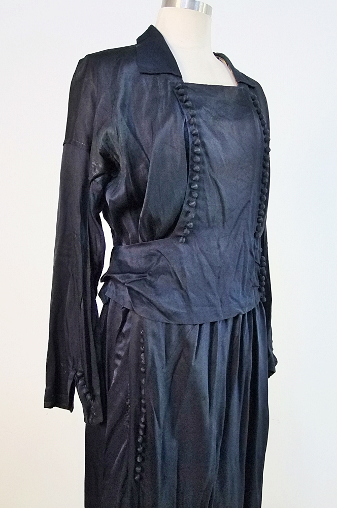 1930's midnight blue silk dress featuring monochromatic dome shaped silk buttoned panel