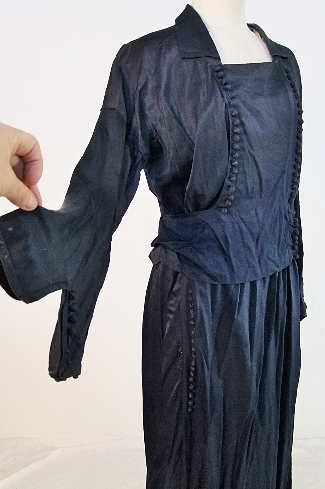 1930's midnight blue silk dress featuring monochromatic dome shaped silk buttoned panel