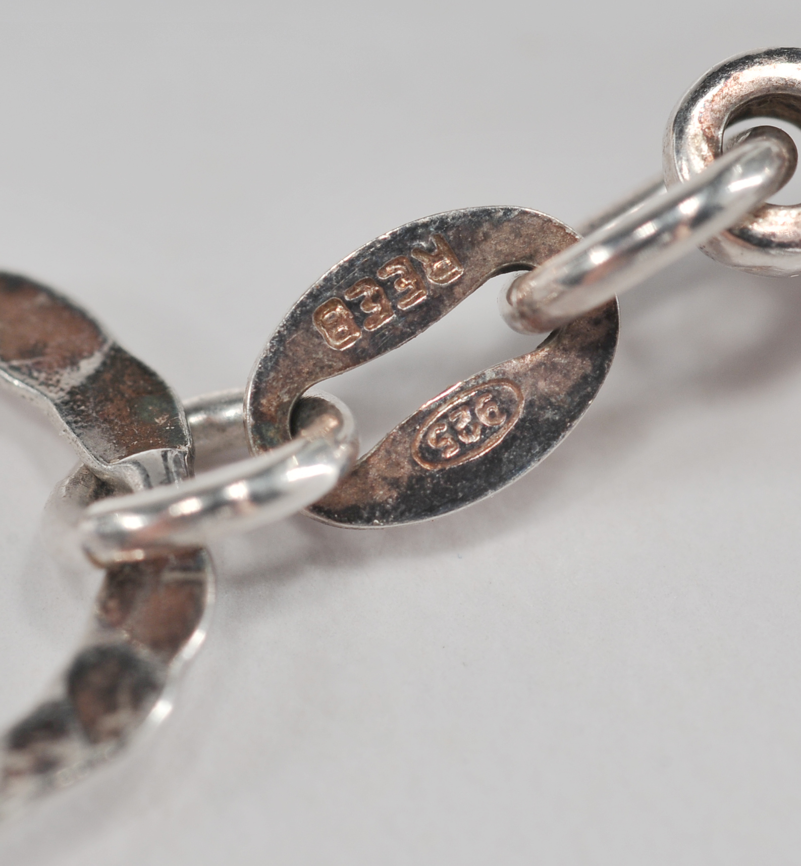 Mod 32" sterling silver hammered open link necklace 