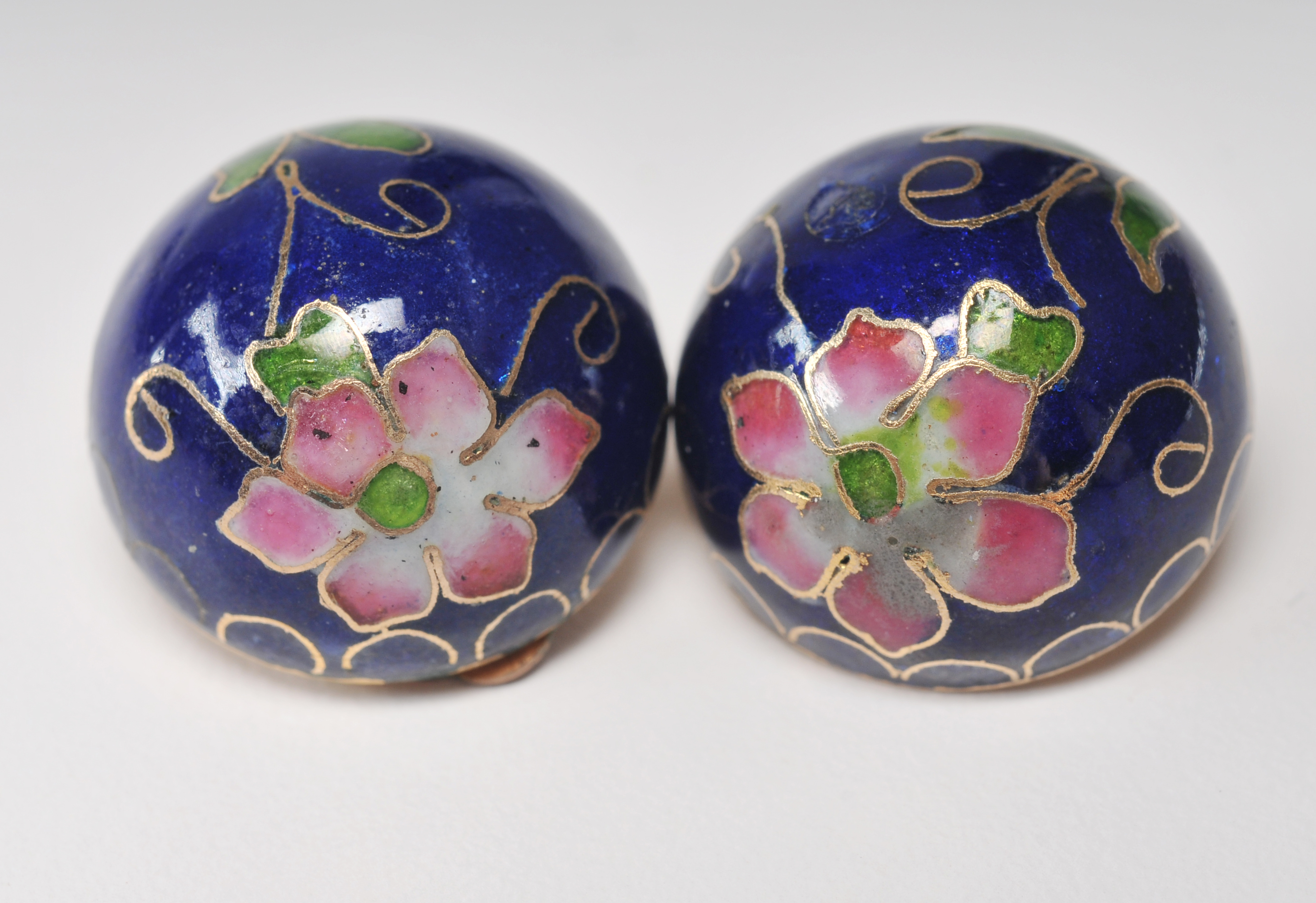 Early 20th Century Chinese Cloisonne necklace with matching clip back earrings