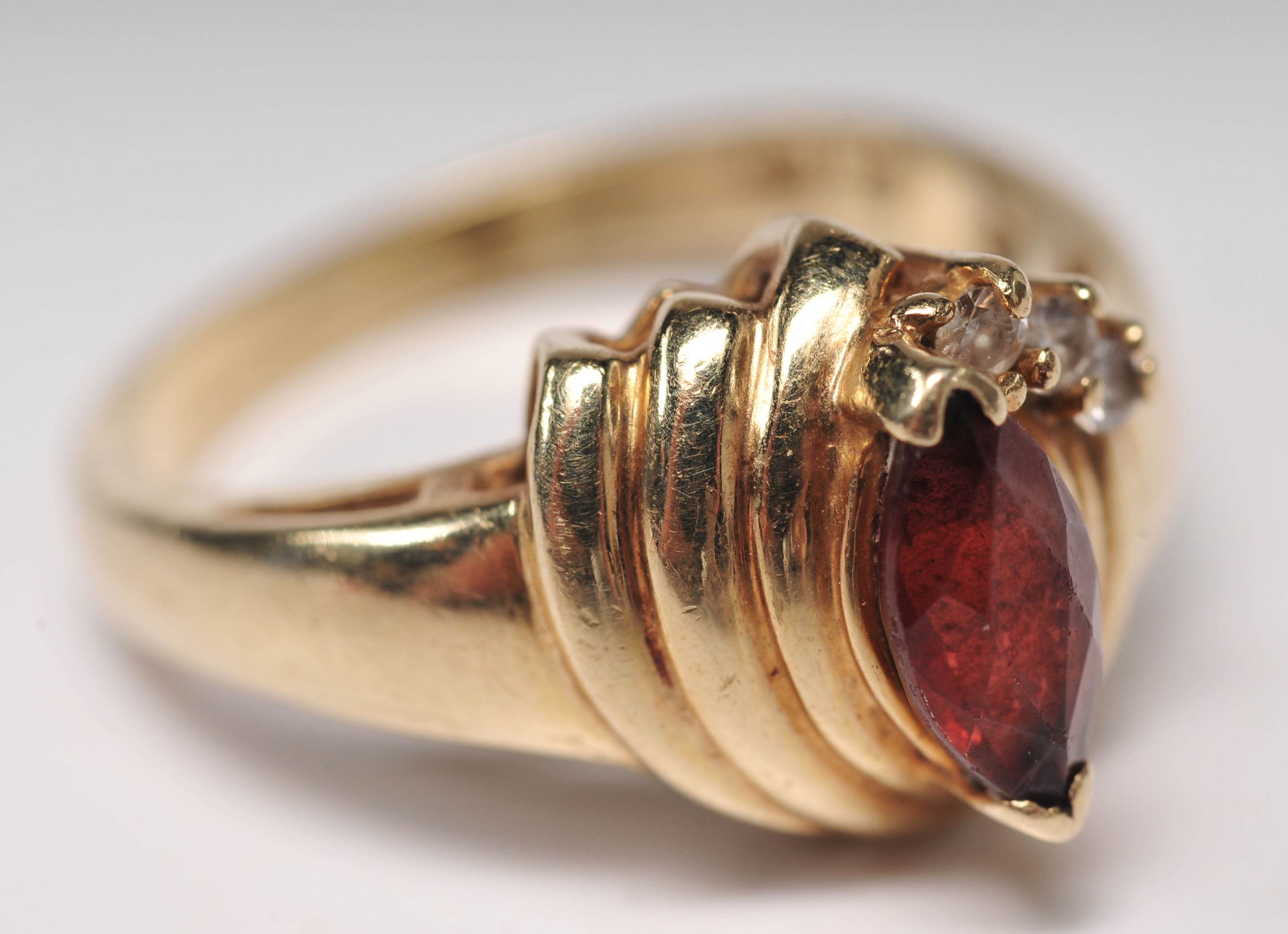 Ladies 10 K yellow gold and garnet ring