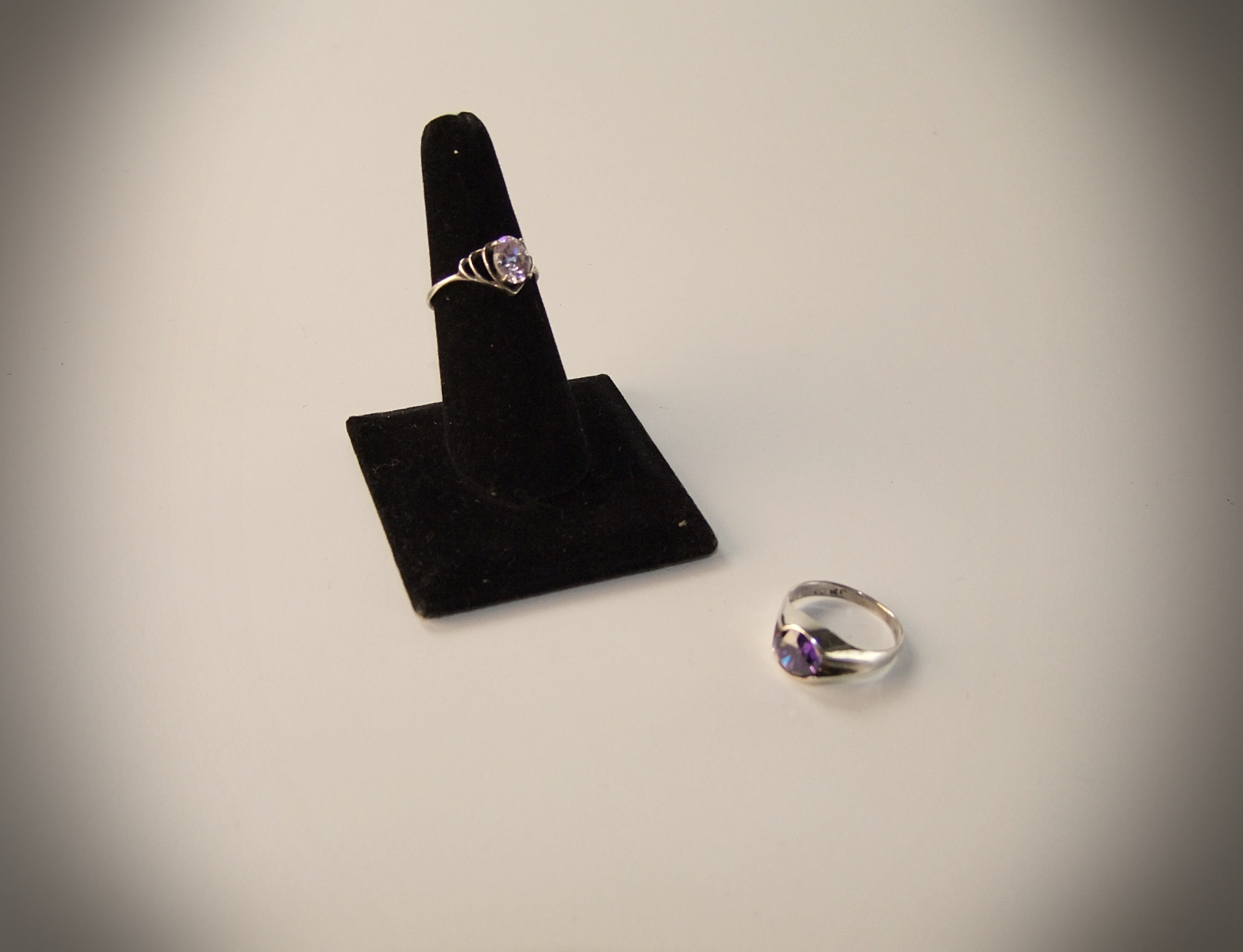 Two Ladies vintage sterling silver rings 