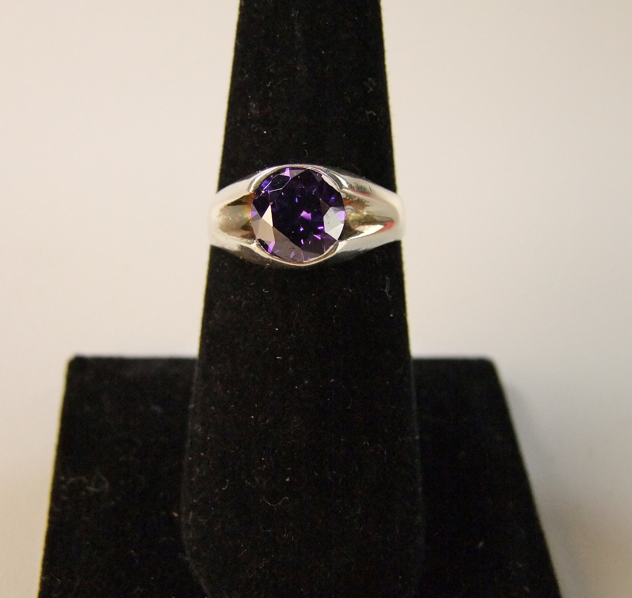 Two Ladies vintage sterling silver rings 