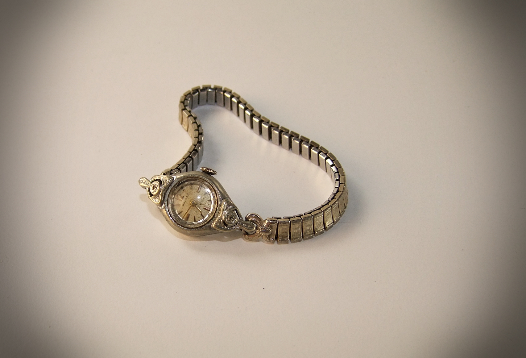  Waltham diamond 17 Jewels watch bracelet