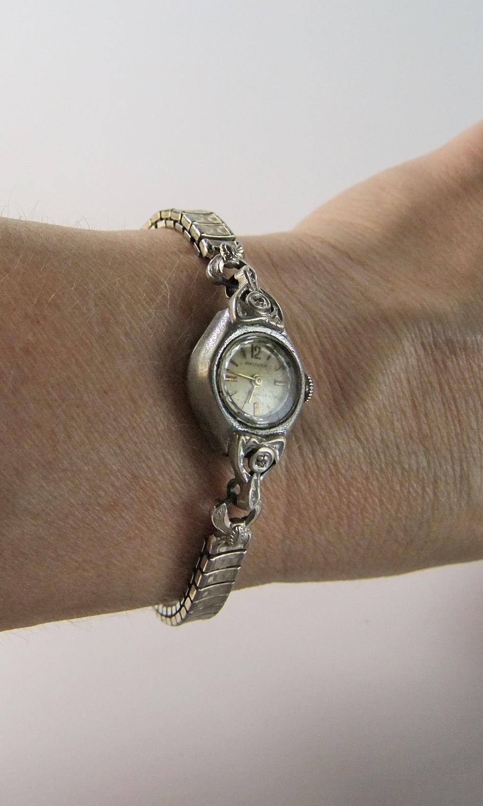  Waltham diamond 17 Jewels watch bracelet