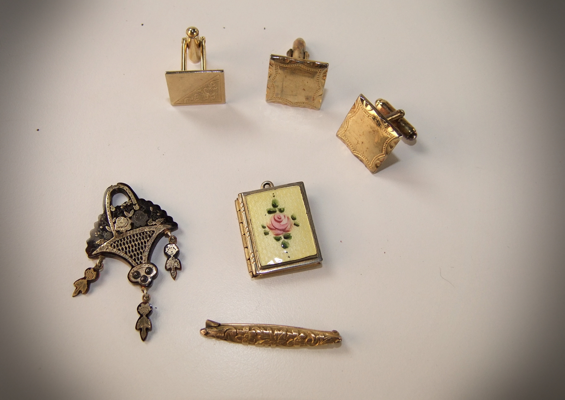 Collection of Victorian, early 20th Century and vintage items