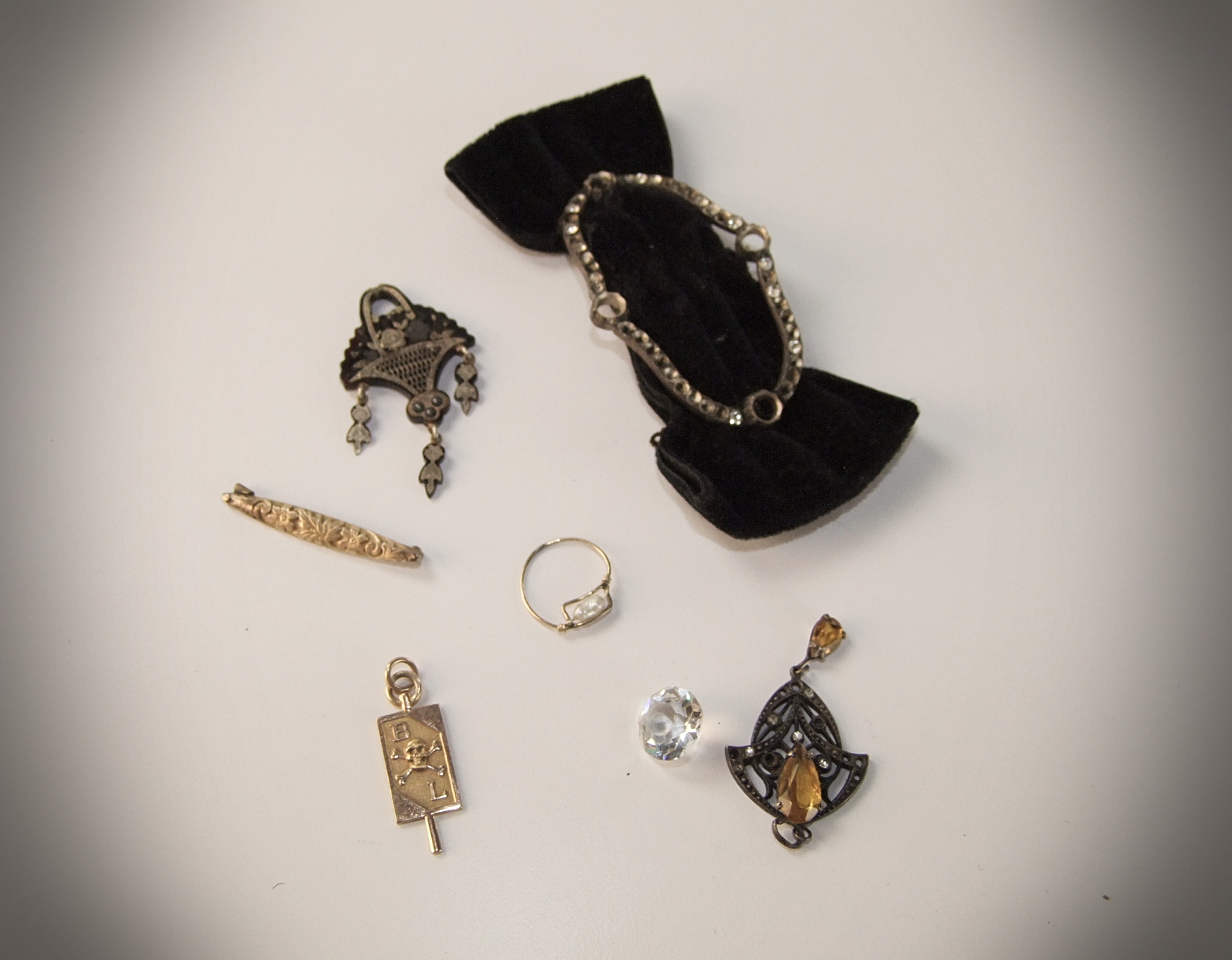 Collection of Victorian, early 20th Century and vintage items