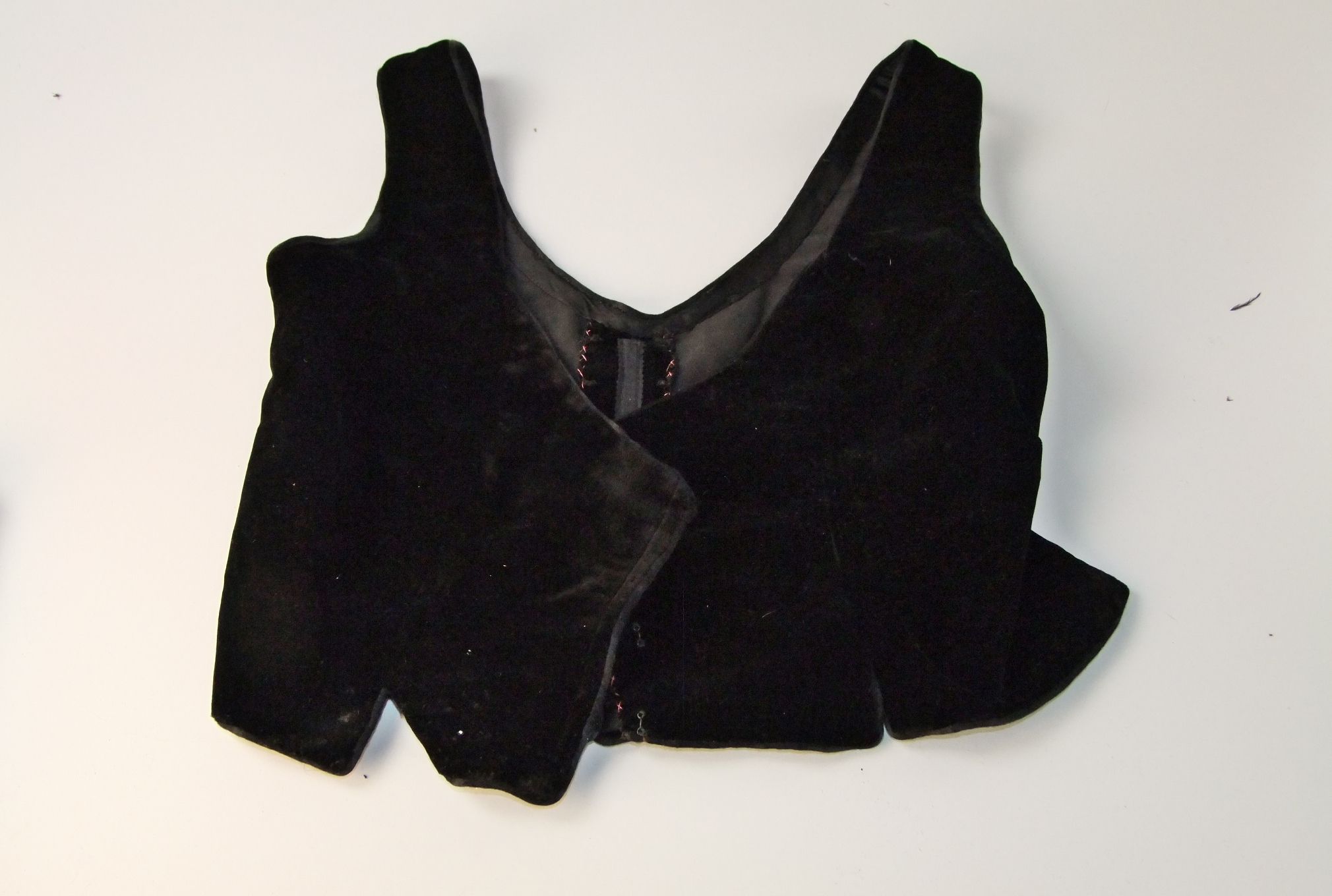 Collection of Victorian and early 20th Century hand beaded dress adornments and lace 