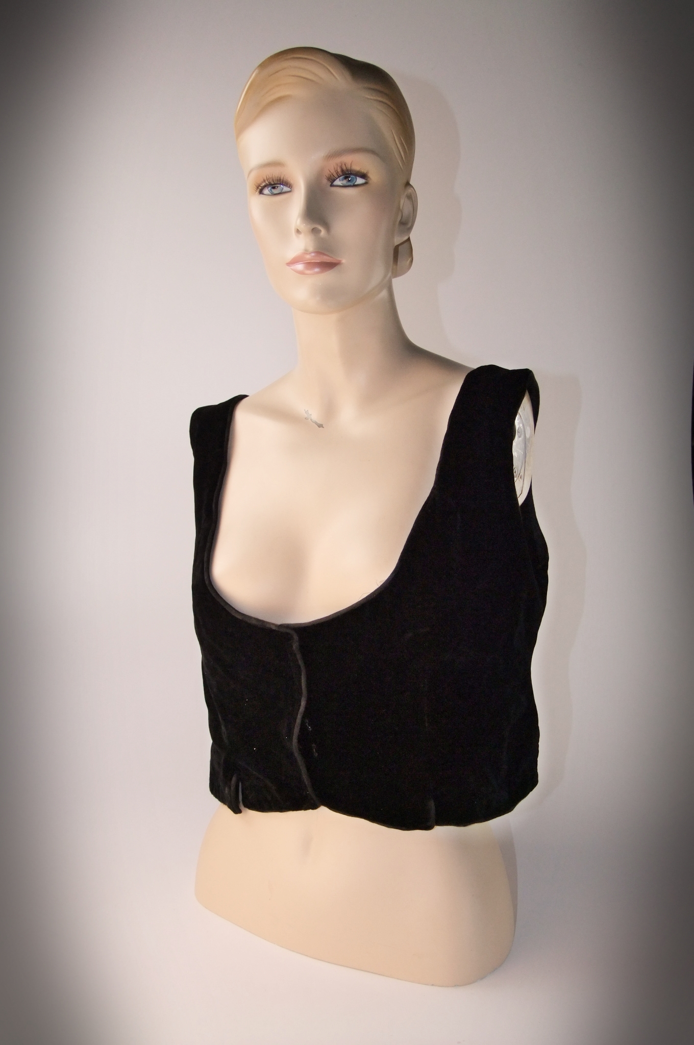 Collection of Victorian and early 20th Century hand beaded dress adornments and lace 