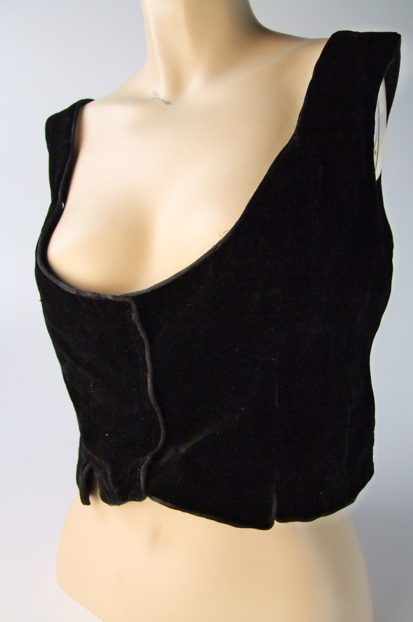 Collection of Victorian and early 20th Century hand beaded dress adornments and lace 