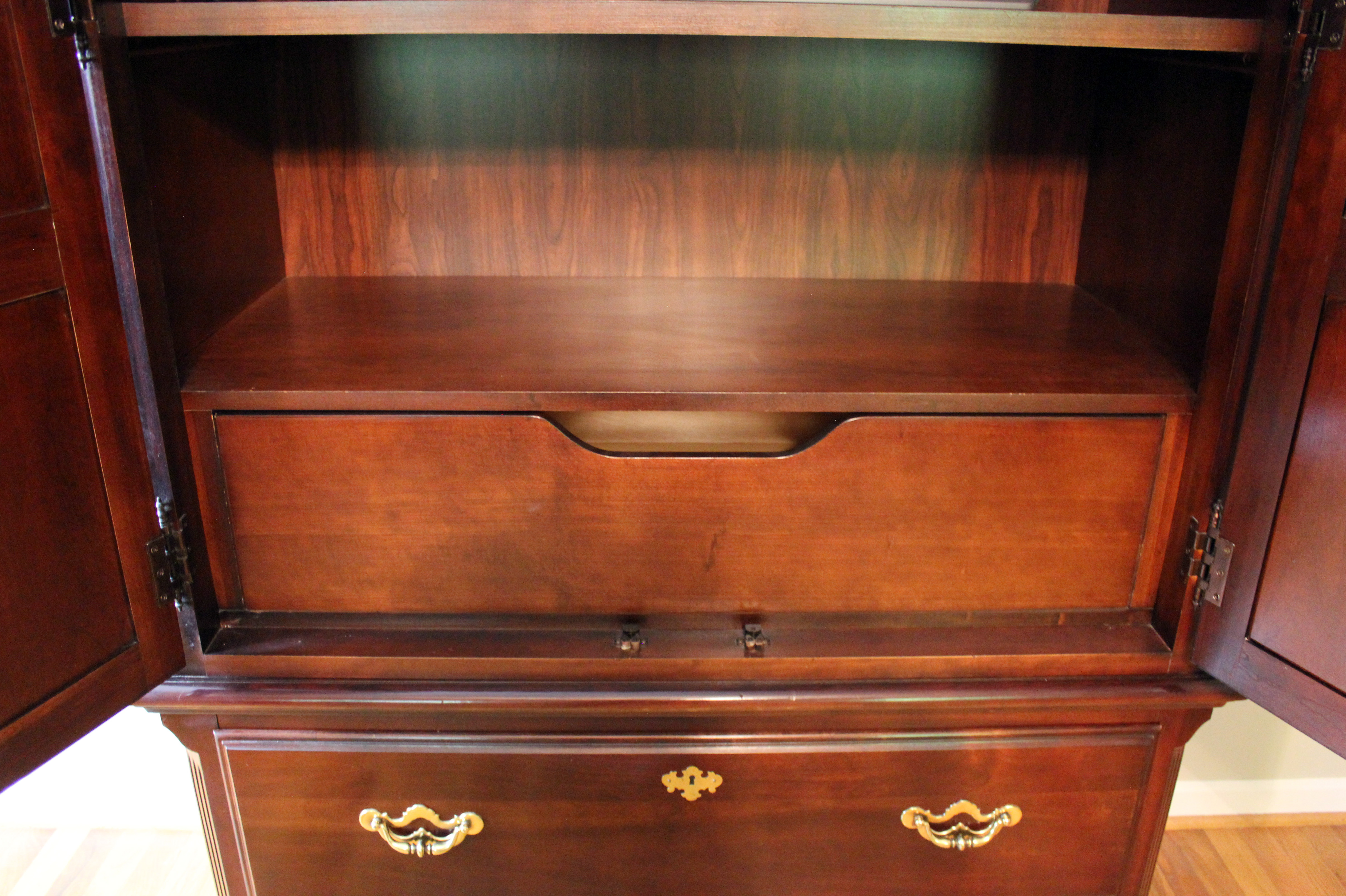 Thomasville Mahogany Entertainment Armoire