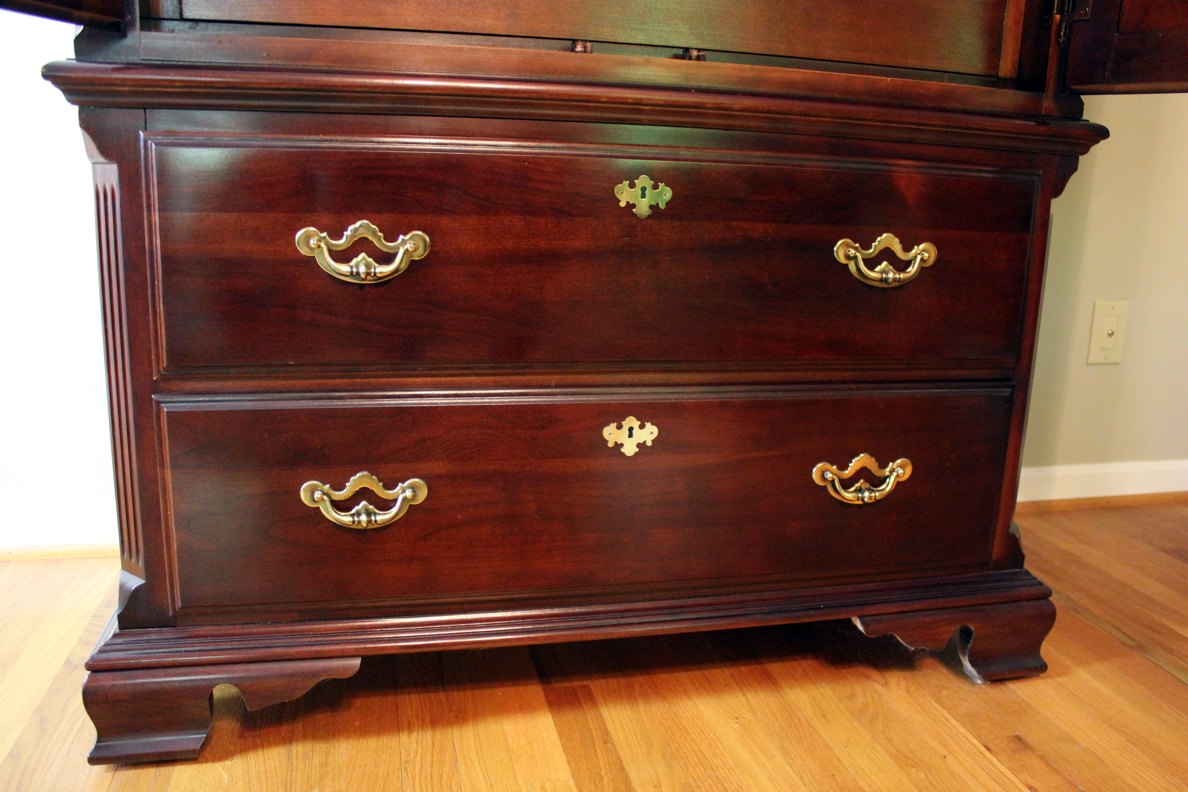 Thomasville Mahogany Entertainment Armoire