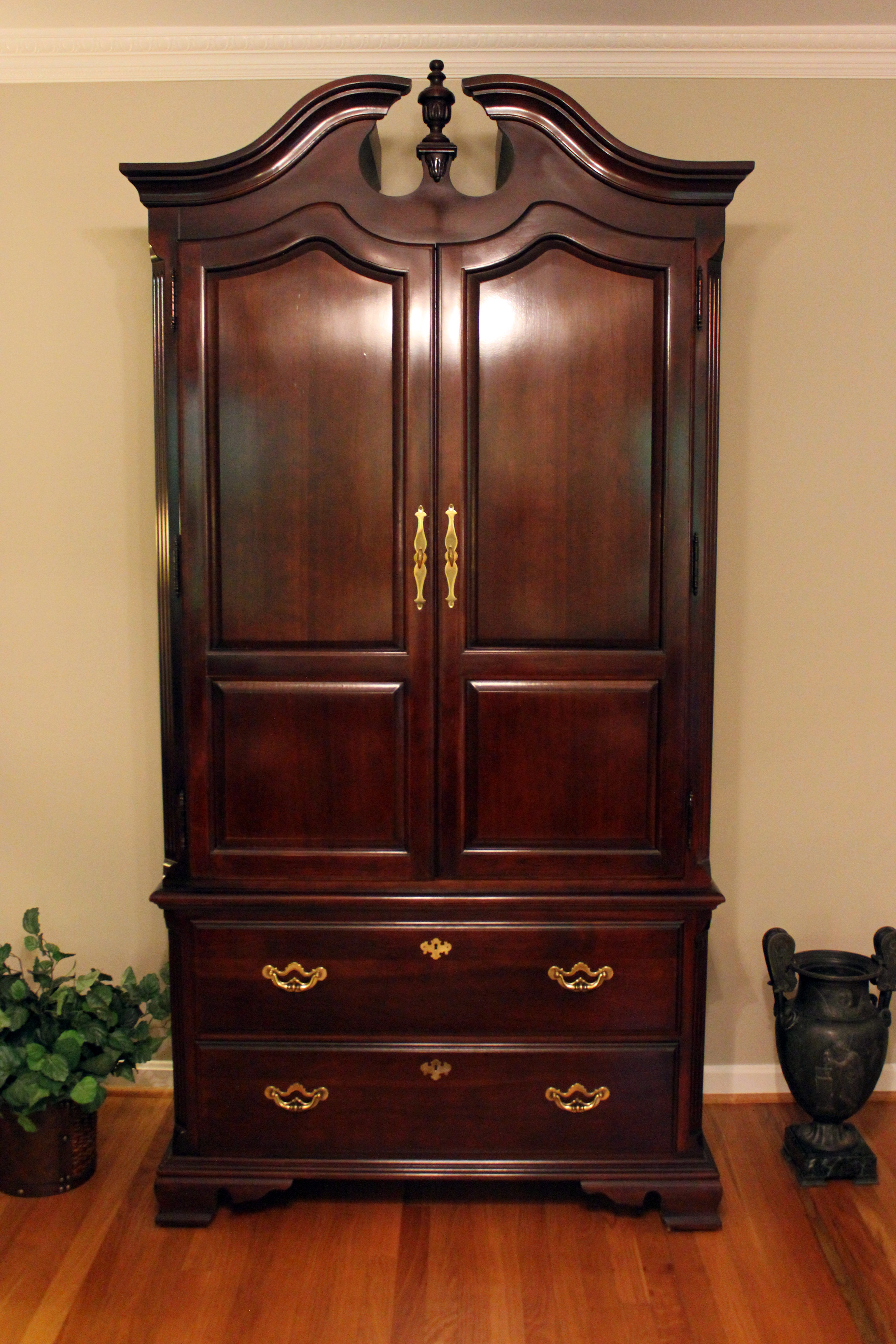 Thomasville Mahogany Entertainment Armoire