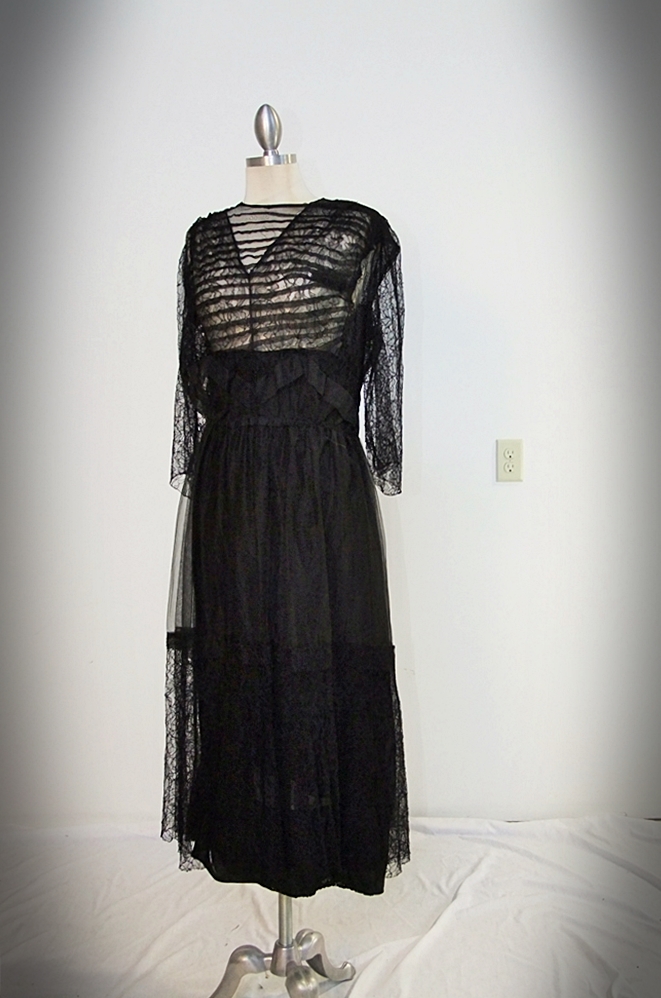 4 piece group of vintage clothing