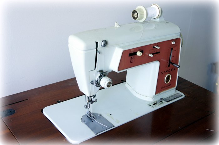 Singer Sewing Machine Model #626 in Wood Case
